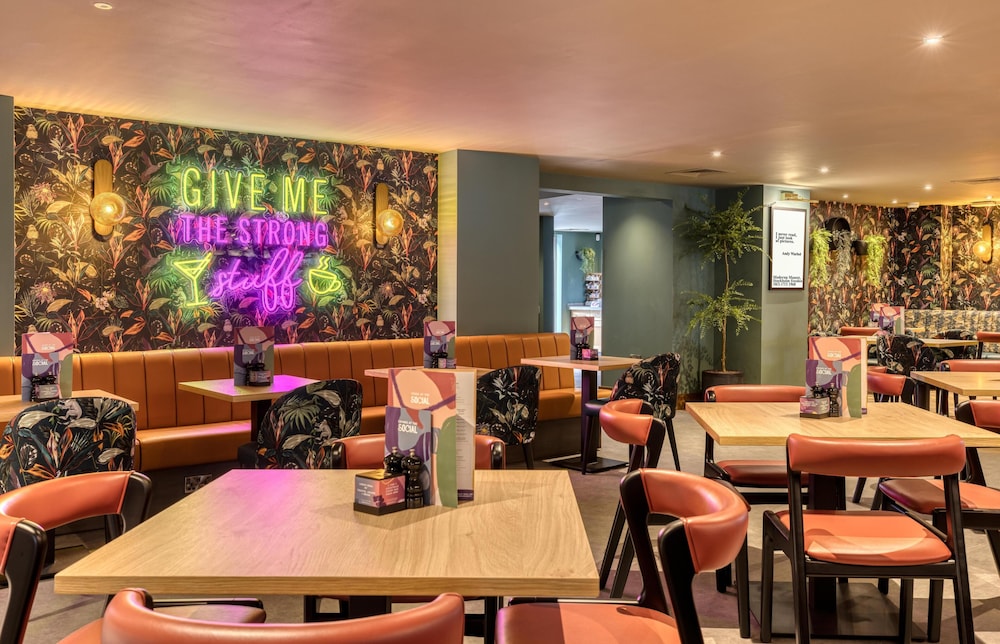 Premier Inn Birmingham Nec Airport 34/53