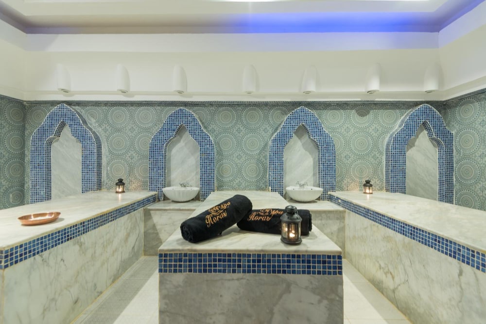 swimming pool spa