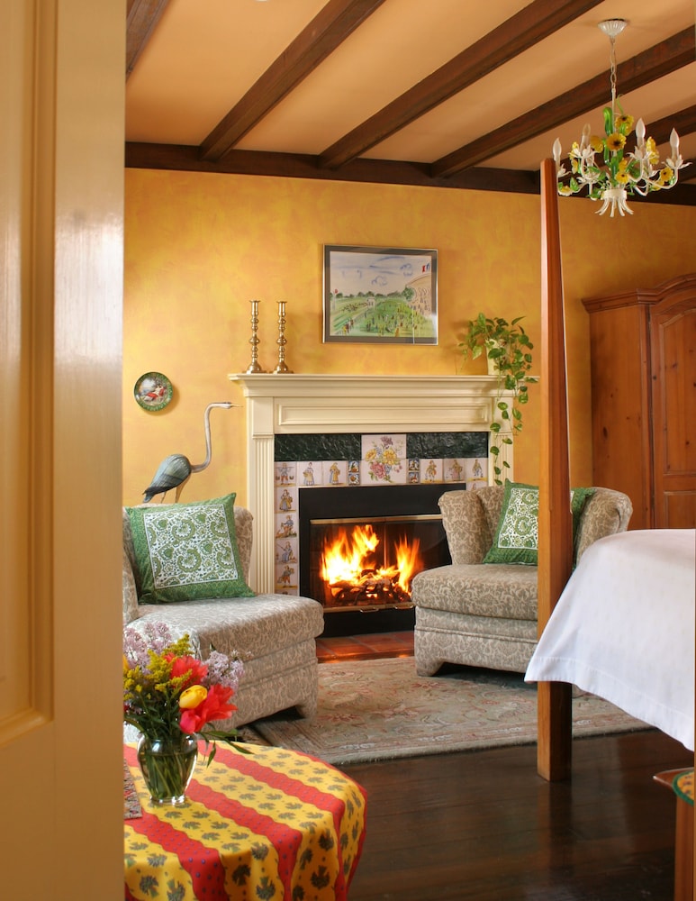 L Auberge Provencale Bed and Breakfast 31/51