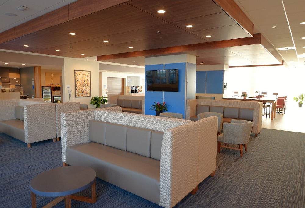 Holiday Inn Express and Suites Onalaska - La Crosse Area 9/71