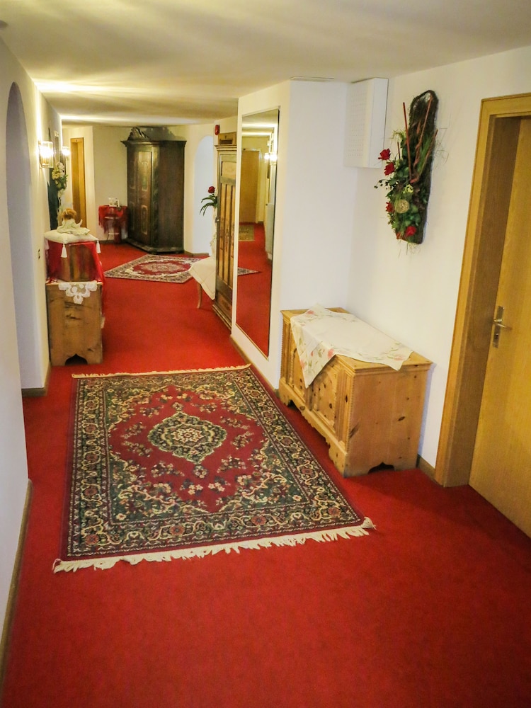 Hotel Ustaria Posta 21/47