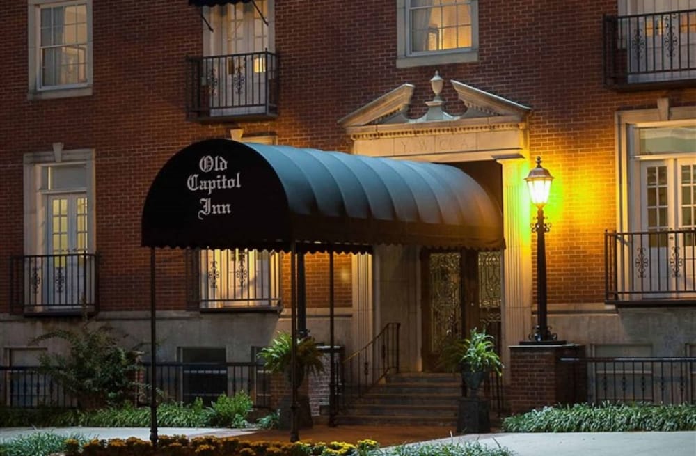 Old Capitol Inn 1/33