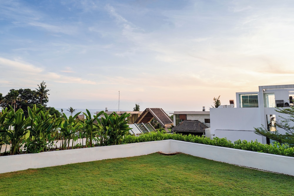 Eden the Residence at the Sea 58/64