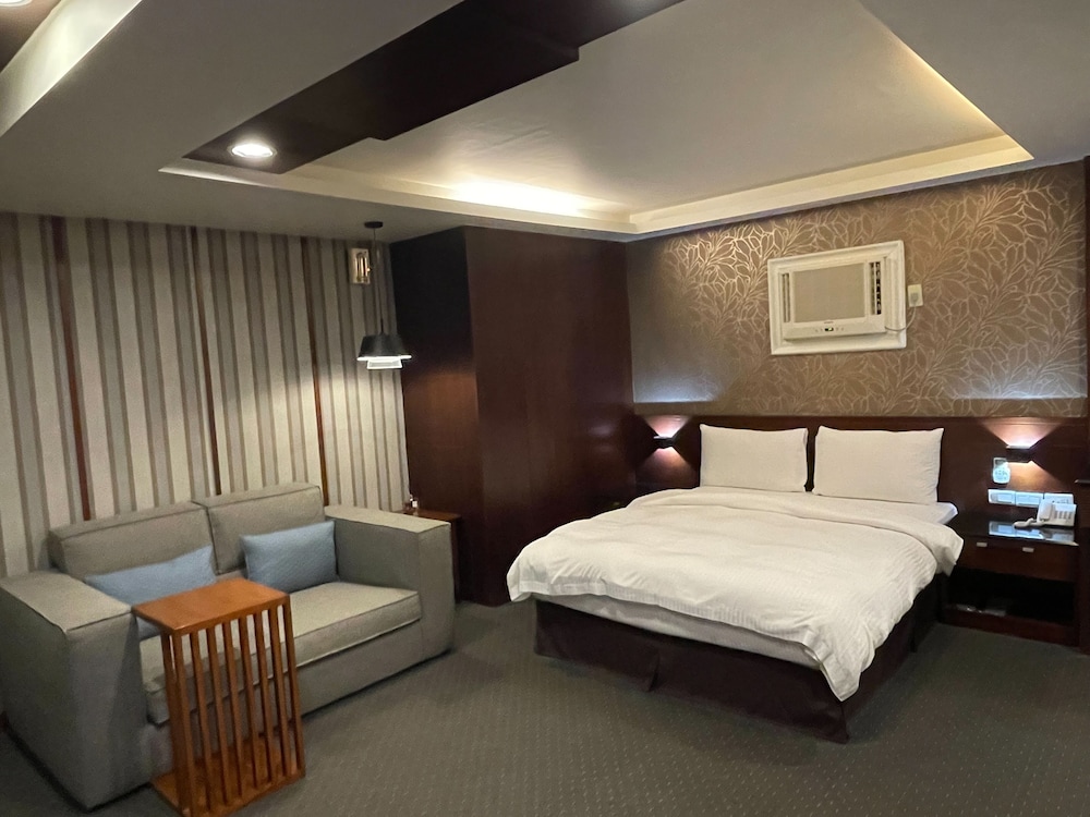 DELUXE, DOUBLE BED