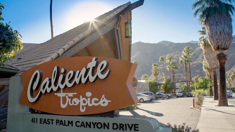 Caliente Tropics Hotel 3/34