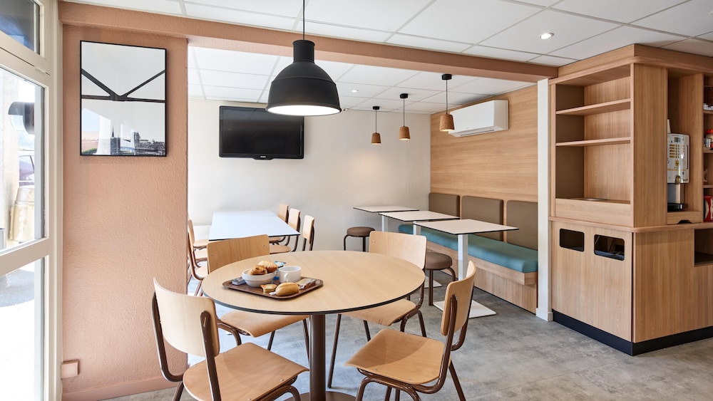 Premiere Classe Valenciennes Ouest - Petite Foret 44/56