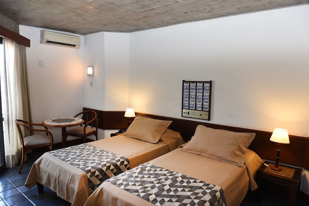Hotel Catharina Paraguacu 23/67