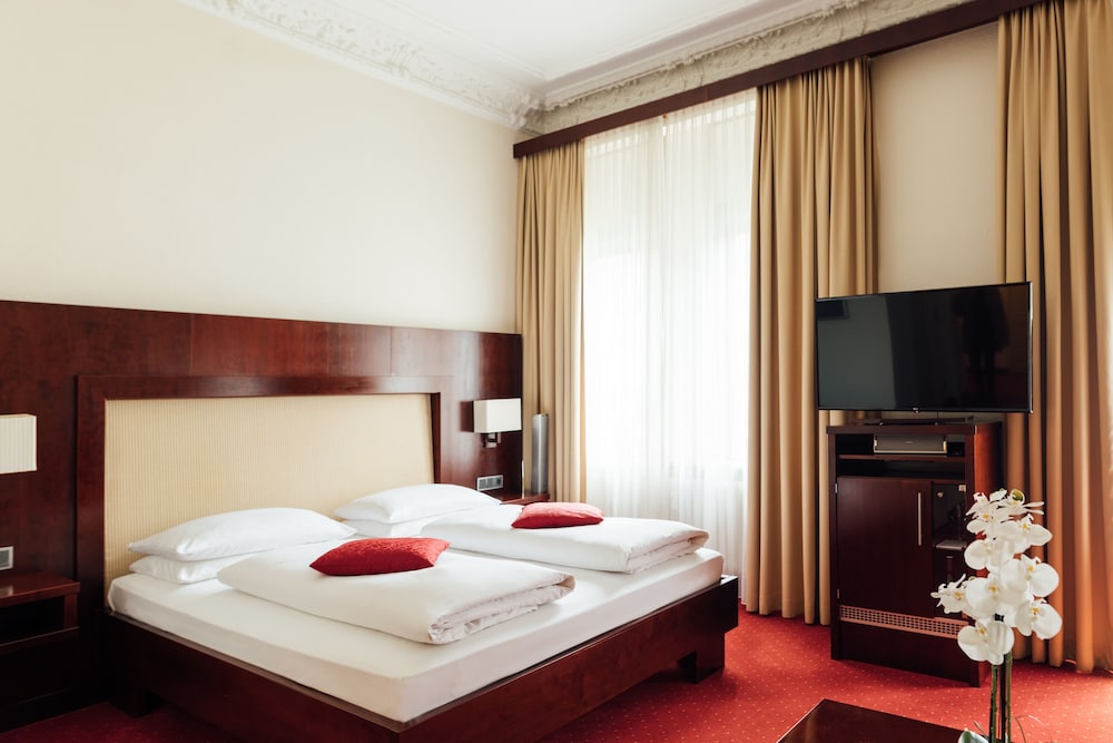 Hotel de France 7/37