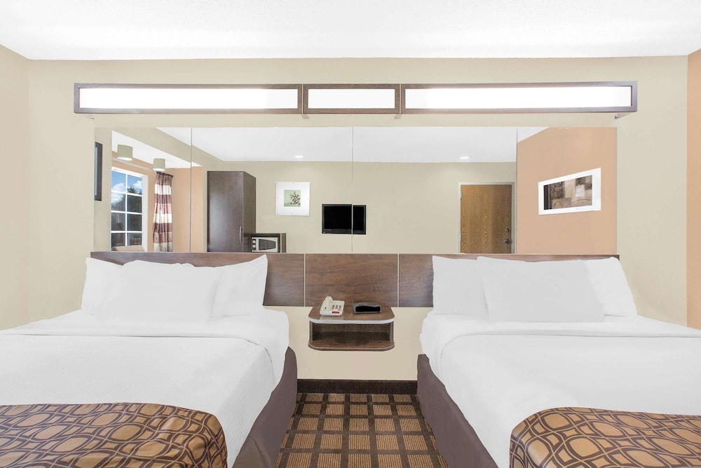 Microtel Inn & Suites by Wyndham Franklin 6/17