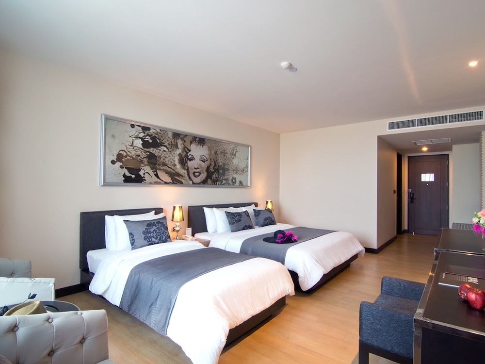 Way Hotel 19/73