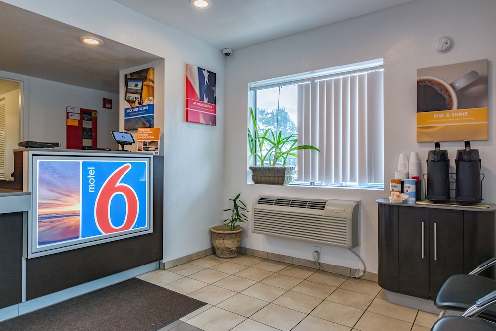 Motel6 Ft. Pierce, FL 11/60
