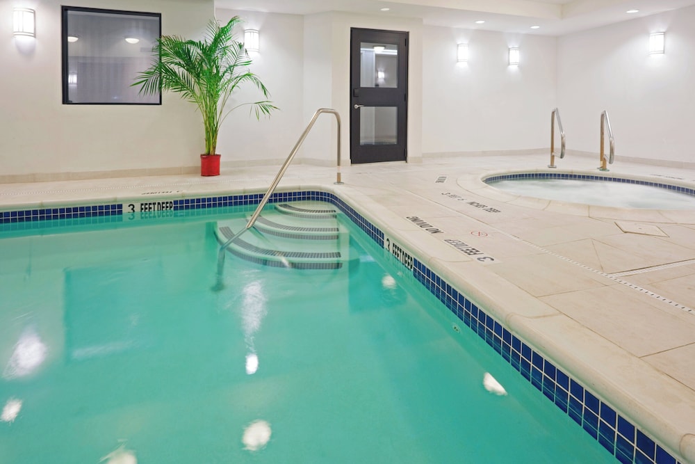 Holiday Inn Express Fishkill-Mid Hudson Valley 44/71