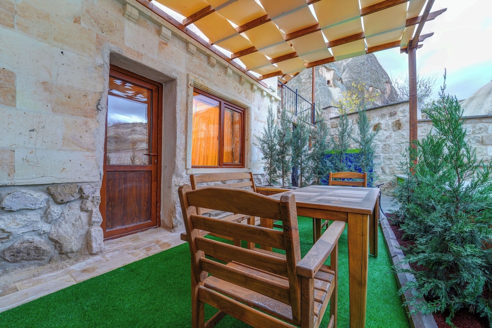 Enjoy Stone Hotel 4/50