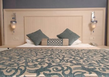 Seamelia Beach Resort Hotel Spa 12/62