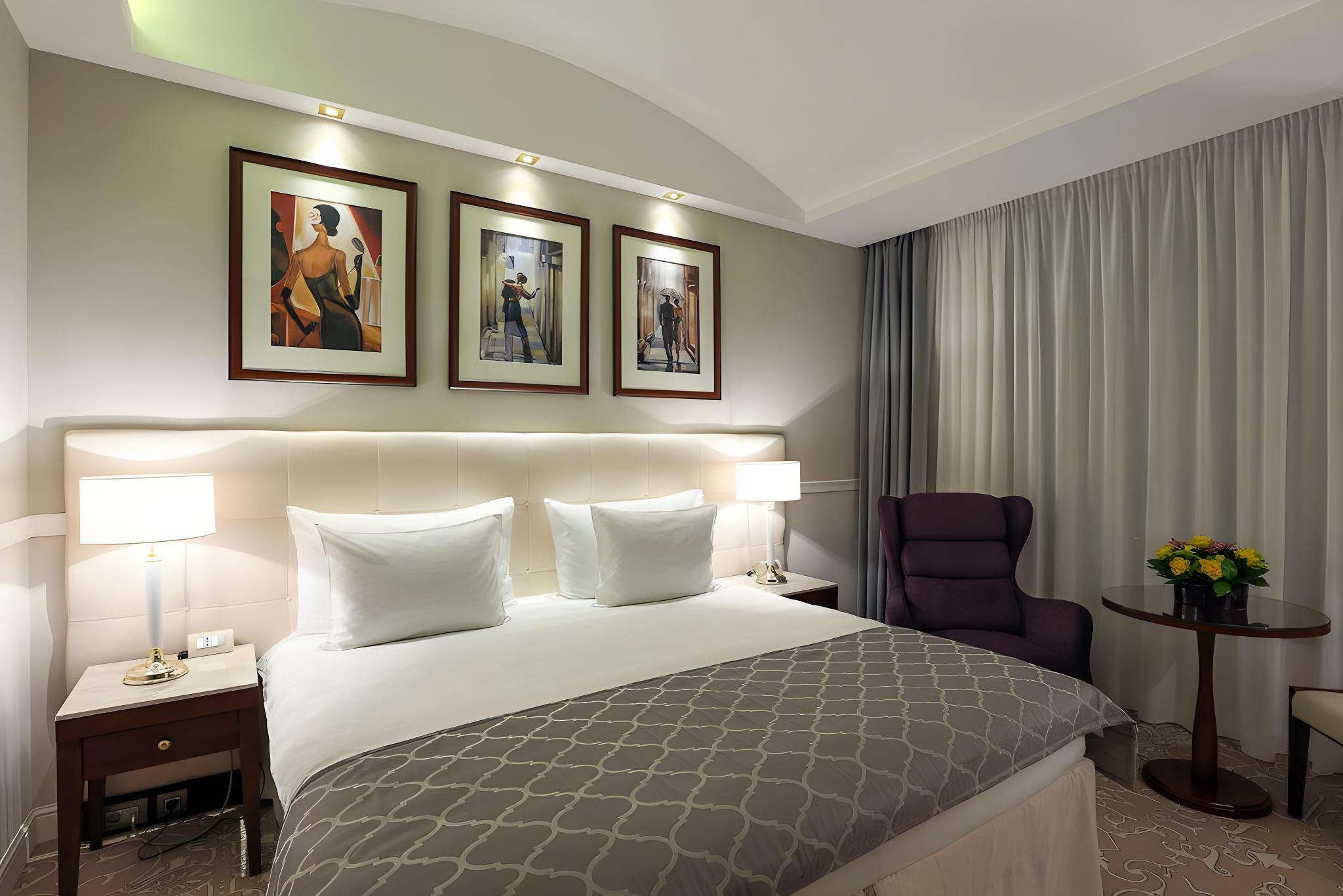 Deluxe, Double Bed, City View