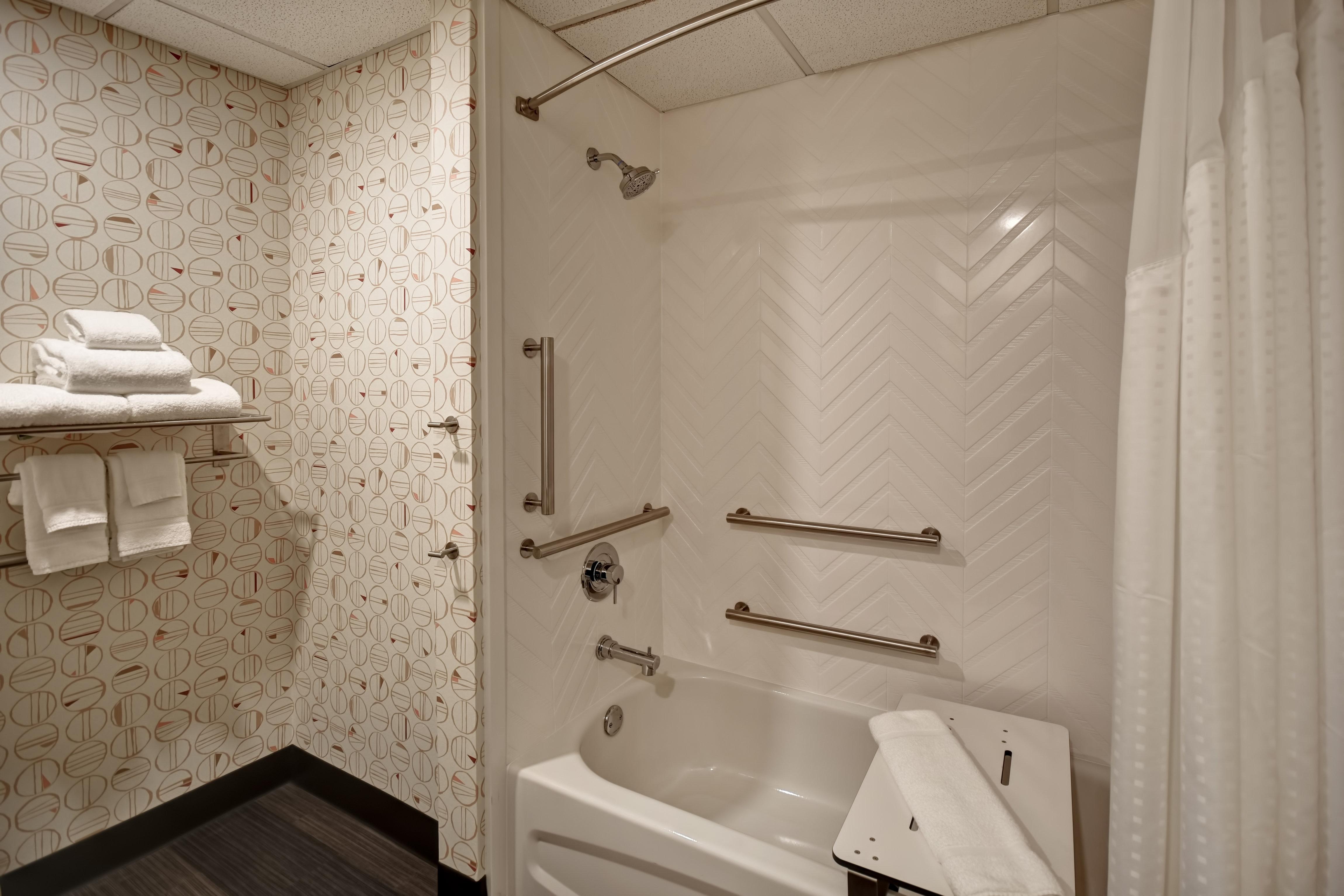 غرفة بسرير كينج، Holiday Inn Lancaster 4/5