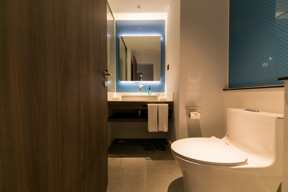 Holiday Inn Express Shanghai Tangzhen 41/63