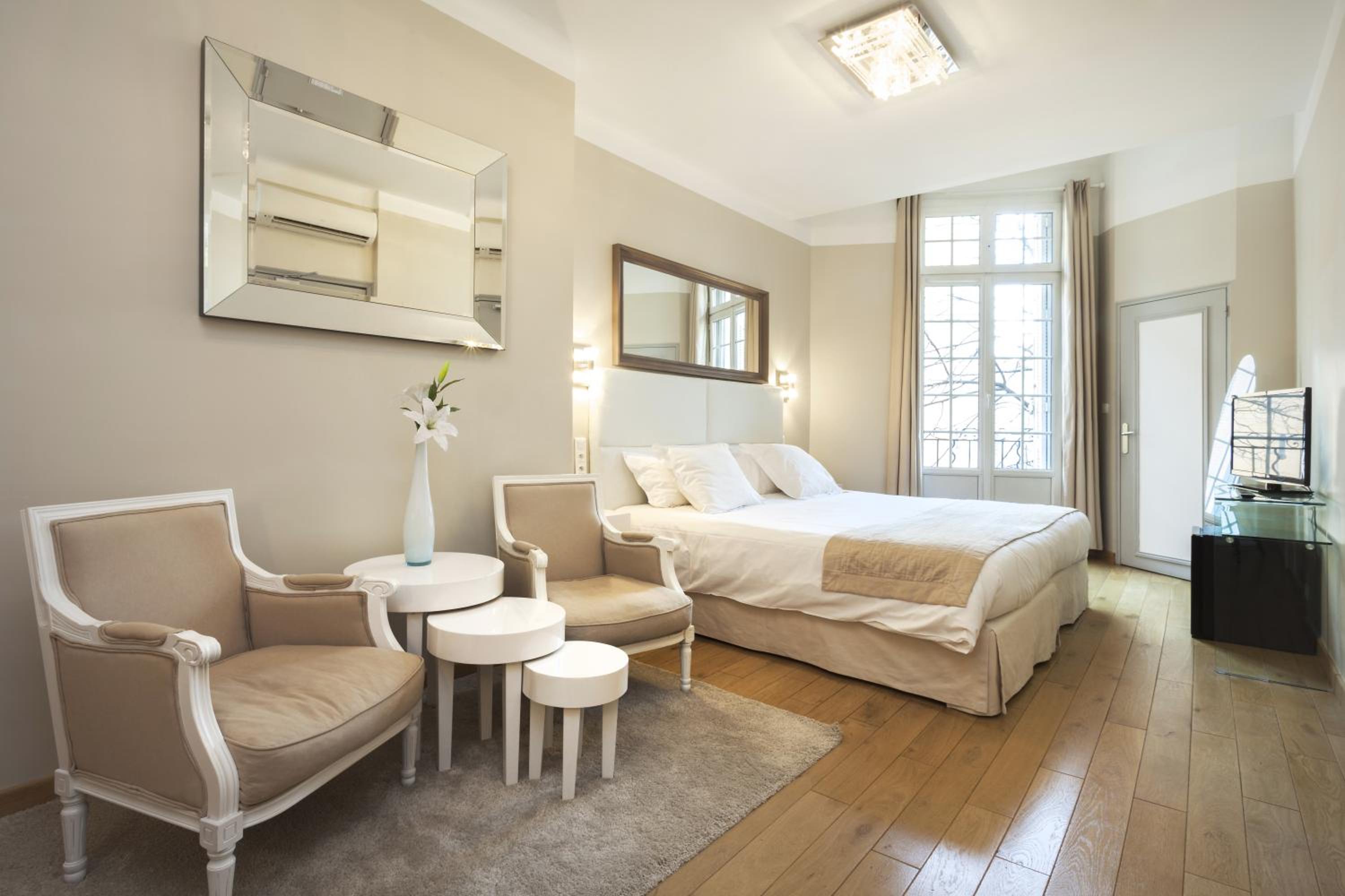 جناح بسرير مزدوج أو سريرين منفصلين، HOTEL DE FRANCE 6/10