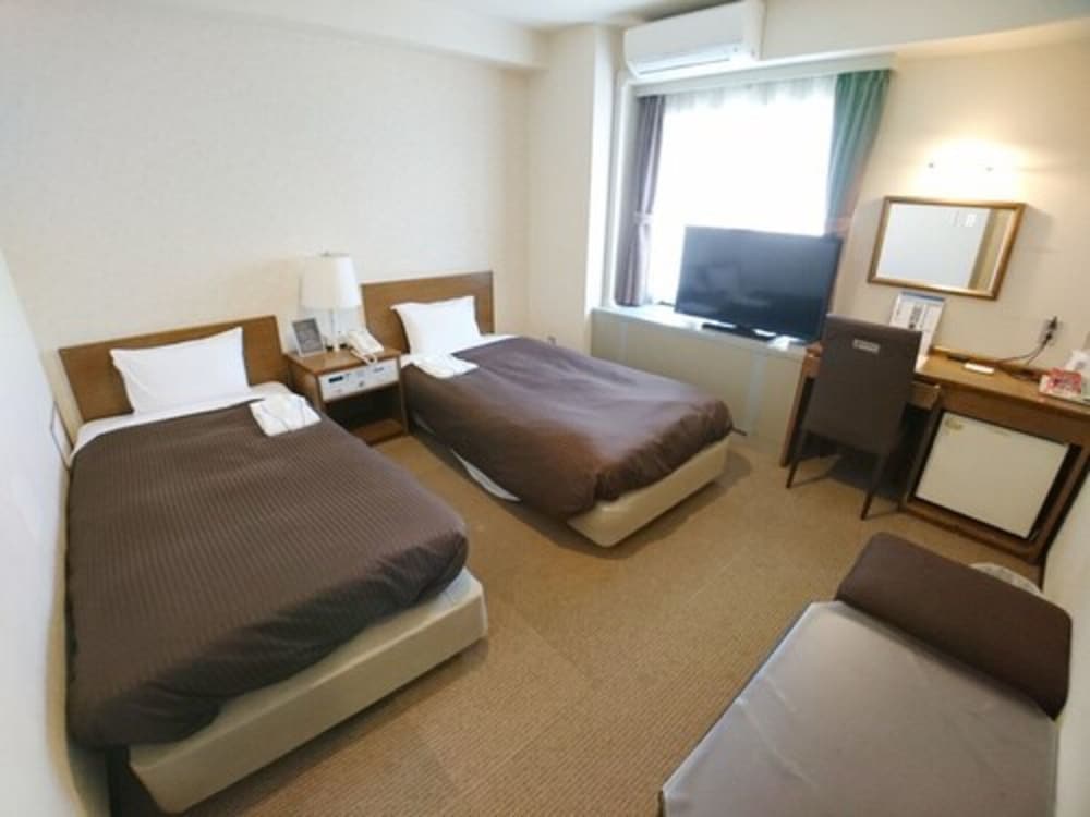 ROOM, TWIN BEDS