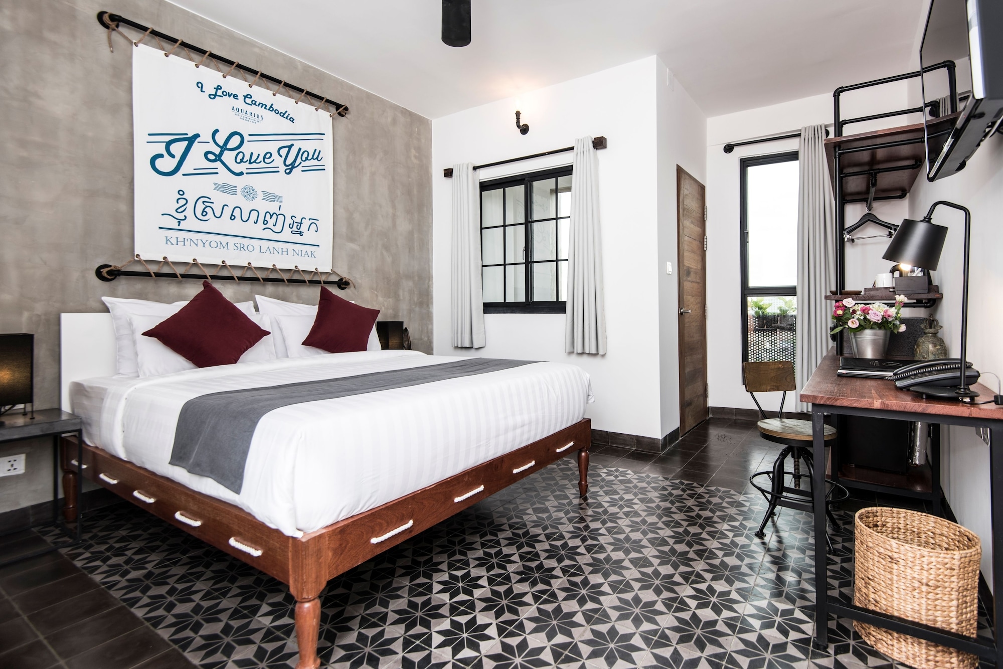 SUPERIOR, DOUBLE BED