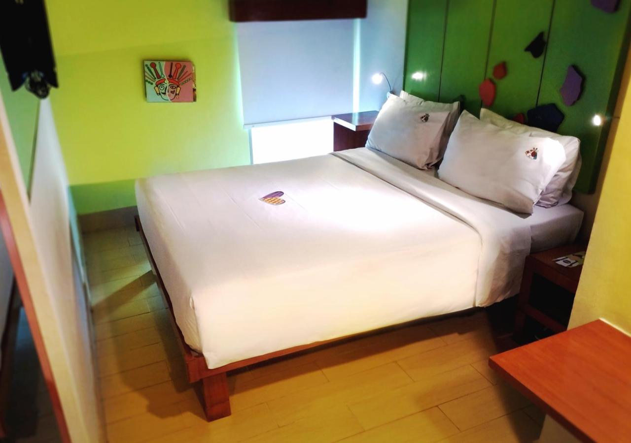 Happiness, King Bed