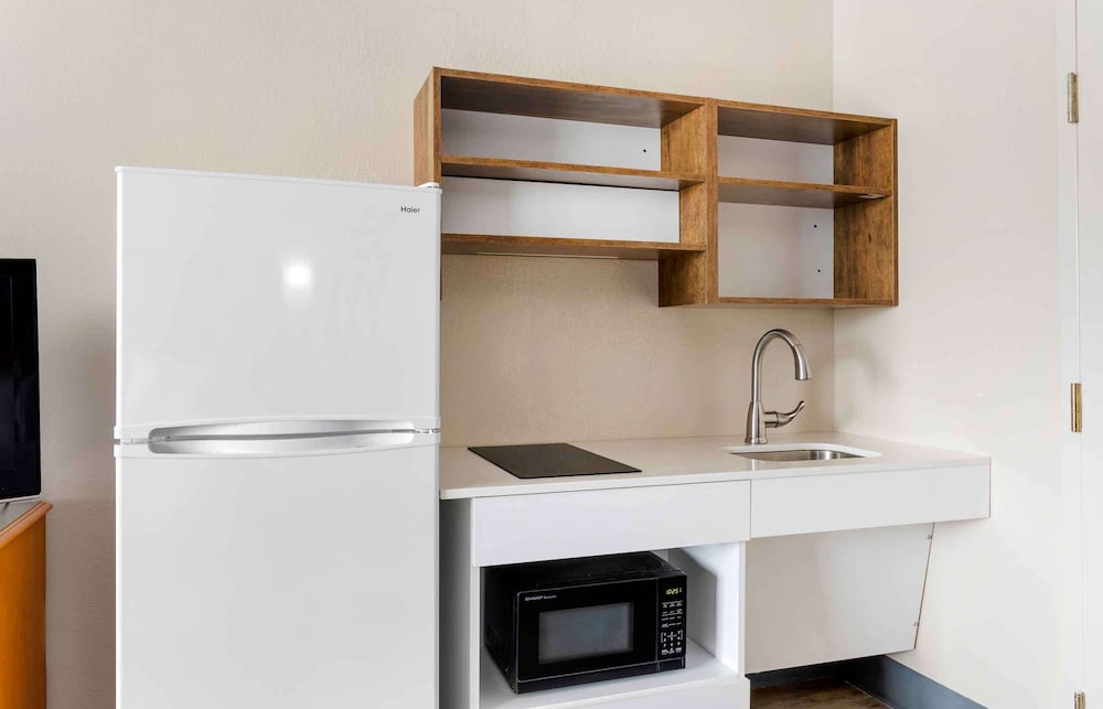 Extended Stay America Suites Bristol 25/38