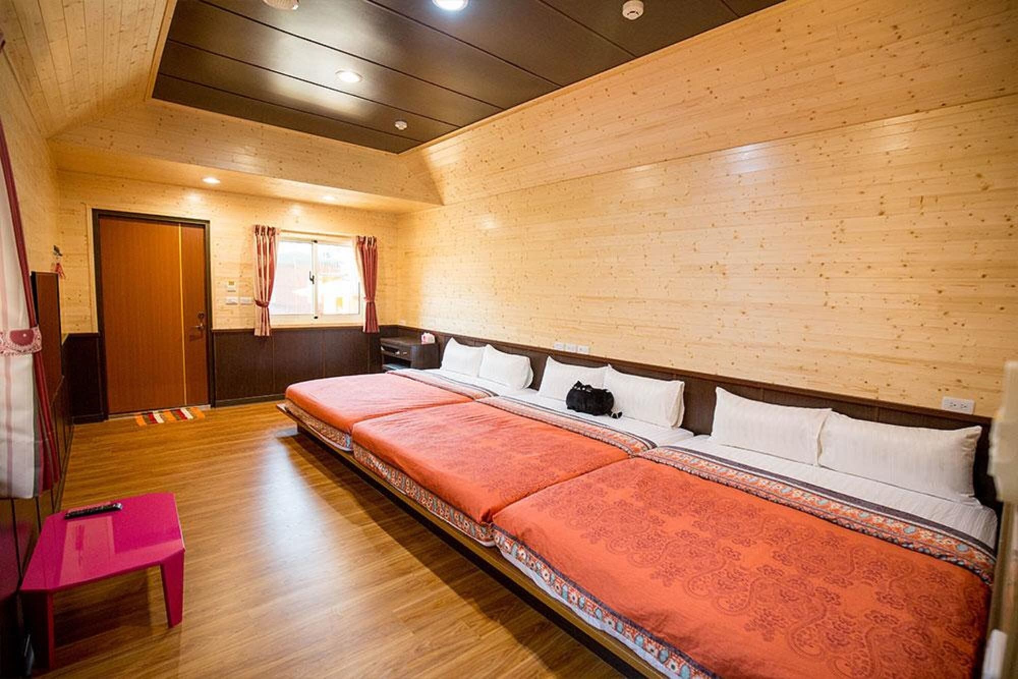 Standard, 3 Double Beds