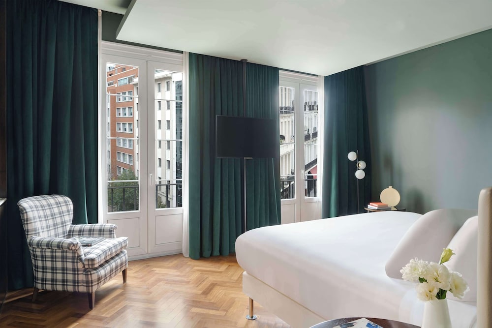 New Style, Suite, Queen Bed