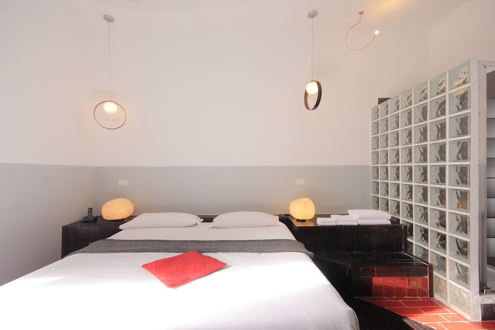 ECCE ROMA SUITES 25/47