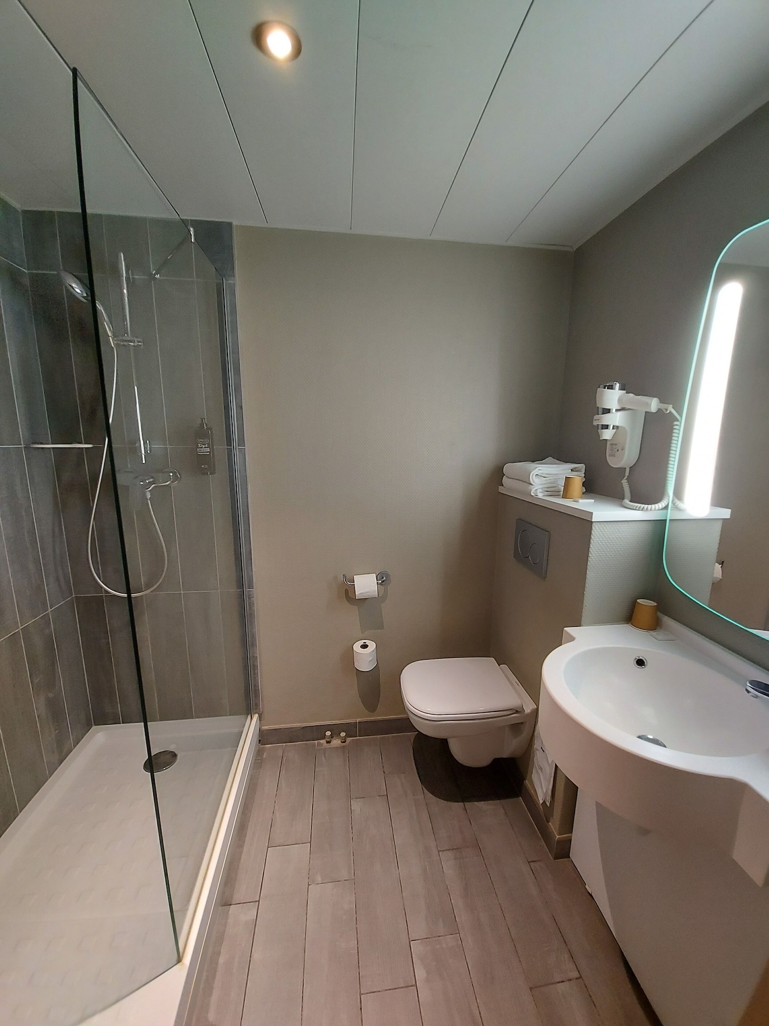 غرفة قياسية بسريرين منفصلين، Ibis Toulouse Gare Matabiau 7/8