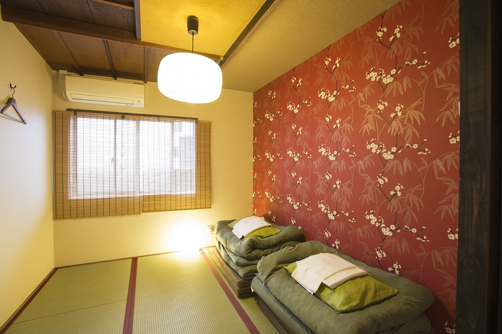 ECONOMY, TWIN BEDS