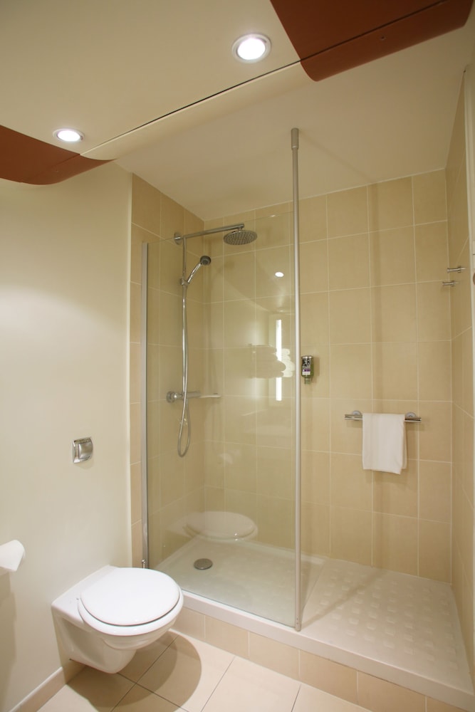MERCURE ORLEANS CENTRE 60/62