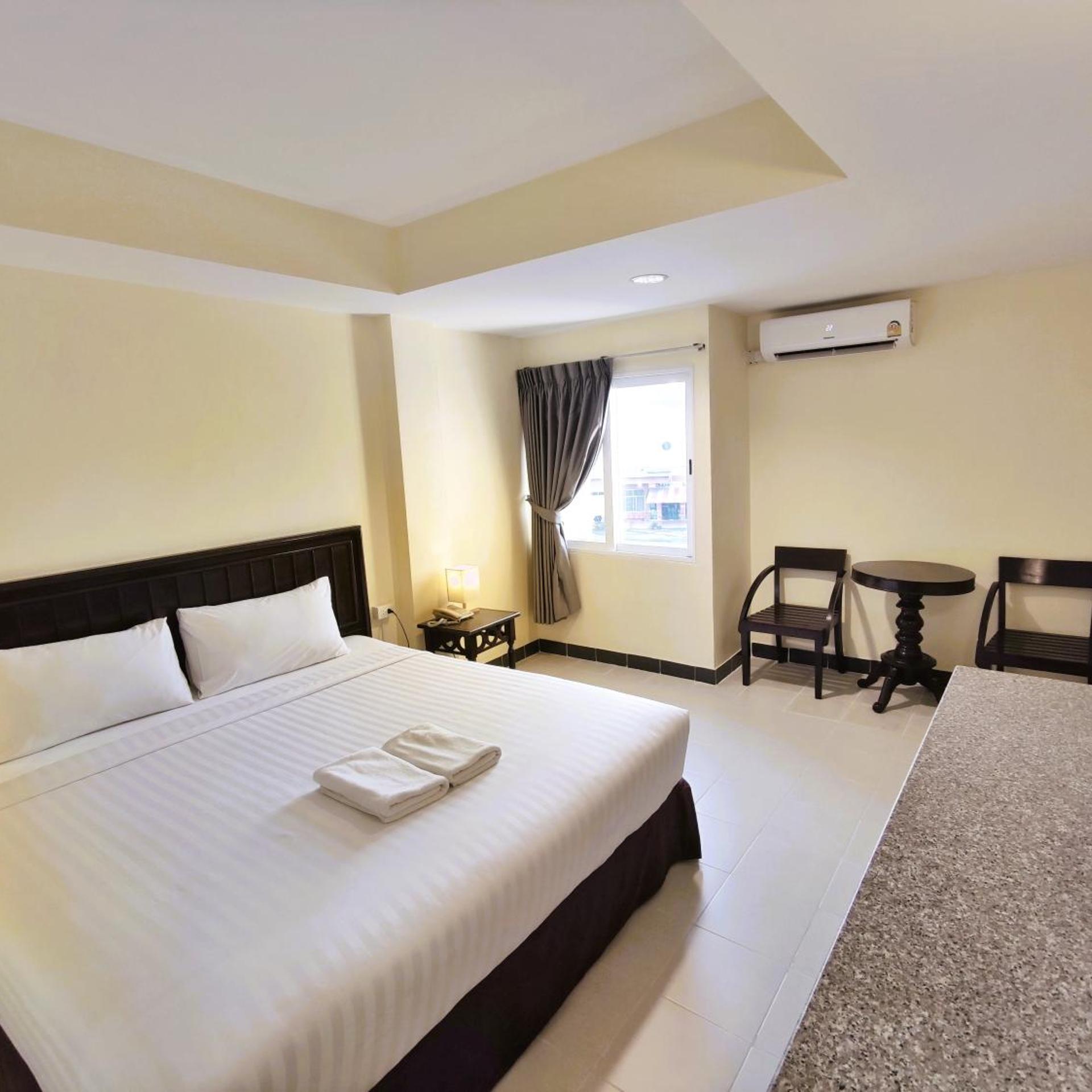 Standard, Double Bed, Street View