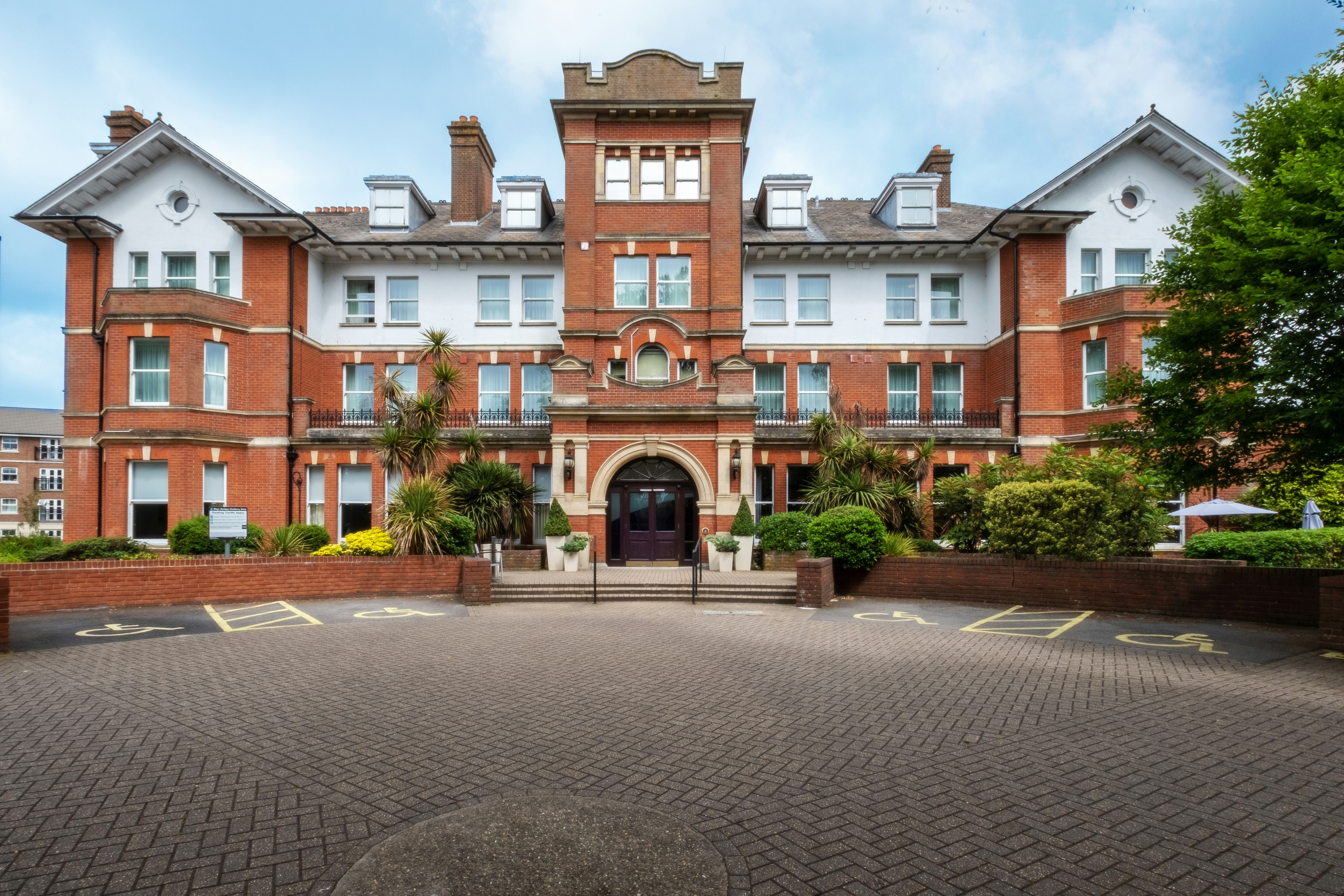 Holiday Inn Farnborough by IHG 63/74