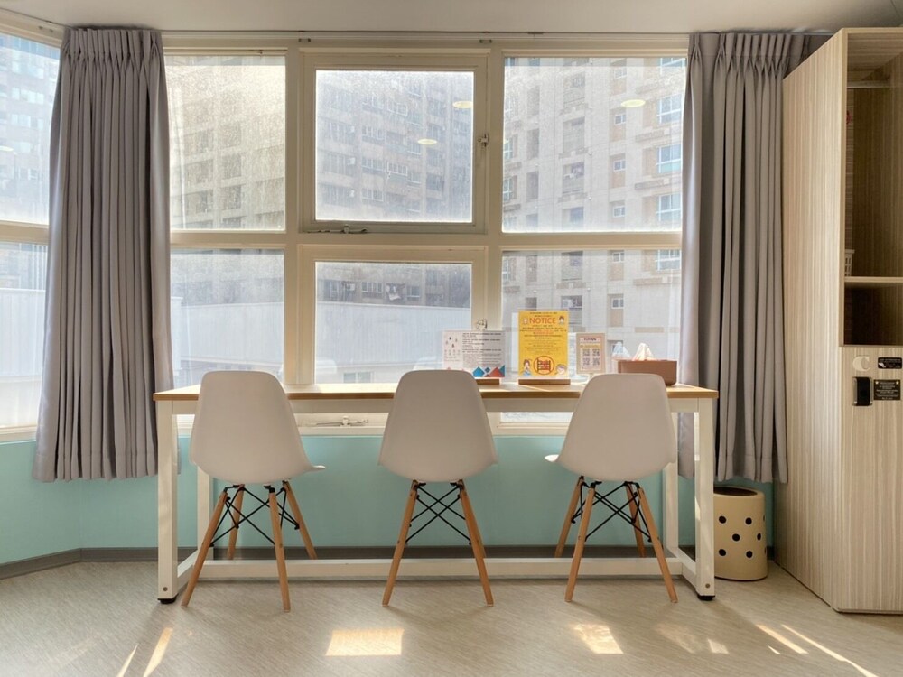 Flyinn Hostel 48/50
