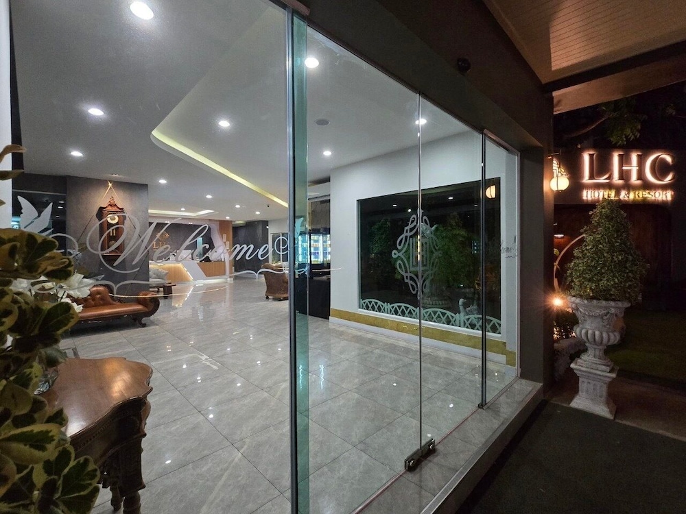 LHC Hotel and Resort 52/75
