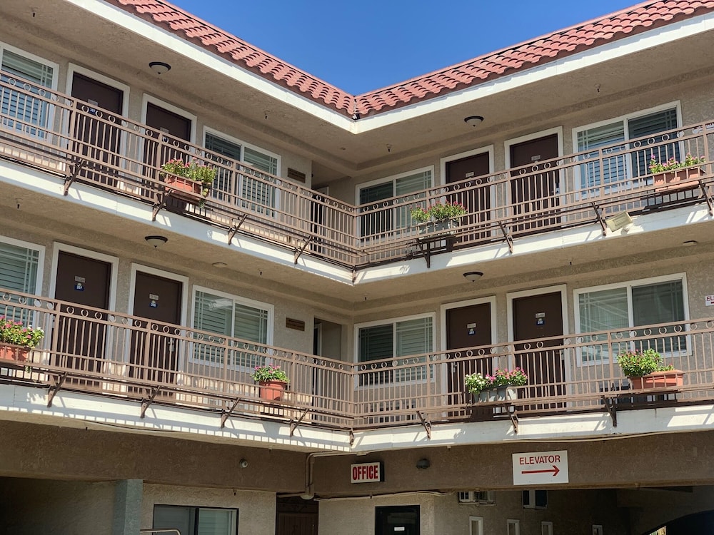 Days Inn By Wyndham Alhambra Ca in ALHAMBRA - CA