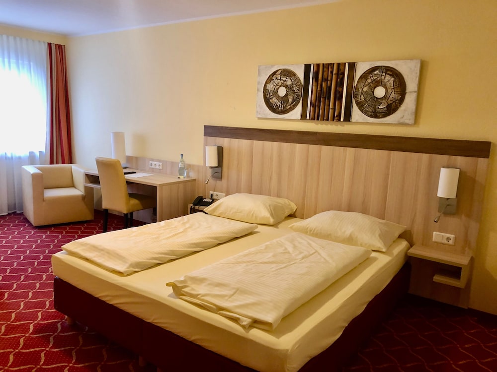Montana Hotel Köln-Bonn Airport 8/26