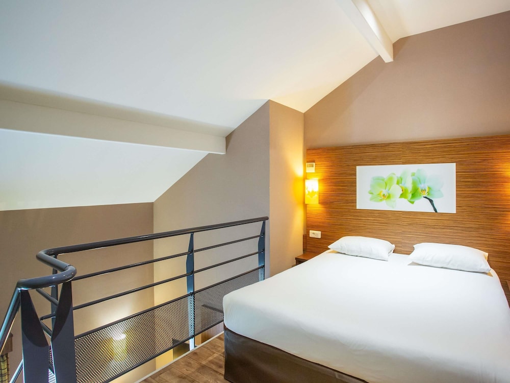 Ibis Styles Bourges 12/48
