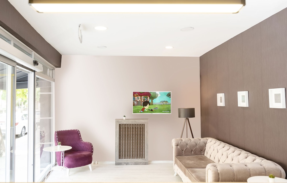 The Breeze Hotel 43/60