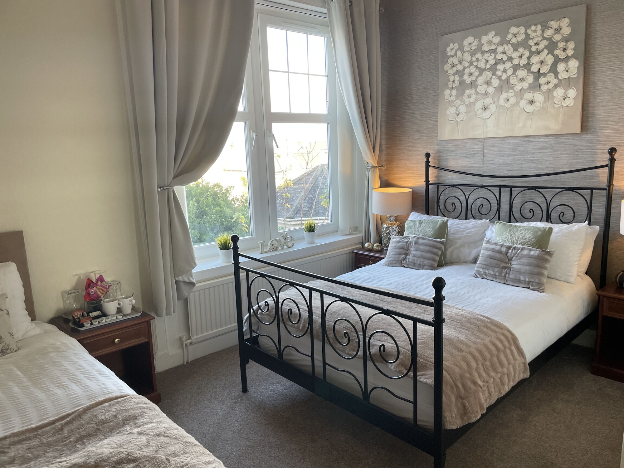 2 Bedrooms, Suite, 1 Double and 3 Single Beds, Private Bathroom