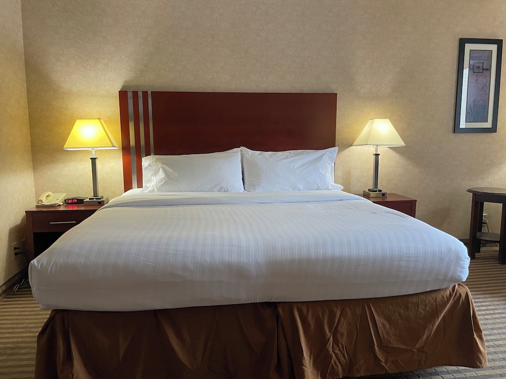 Lynchburg Grand Hotel 15/50