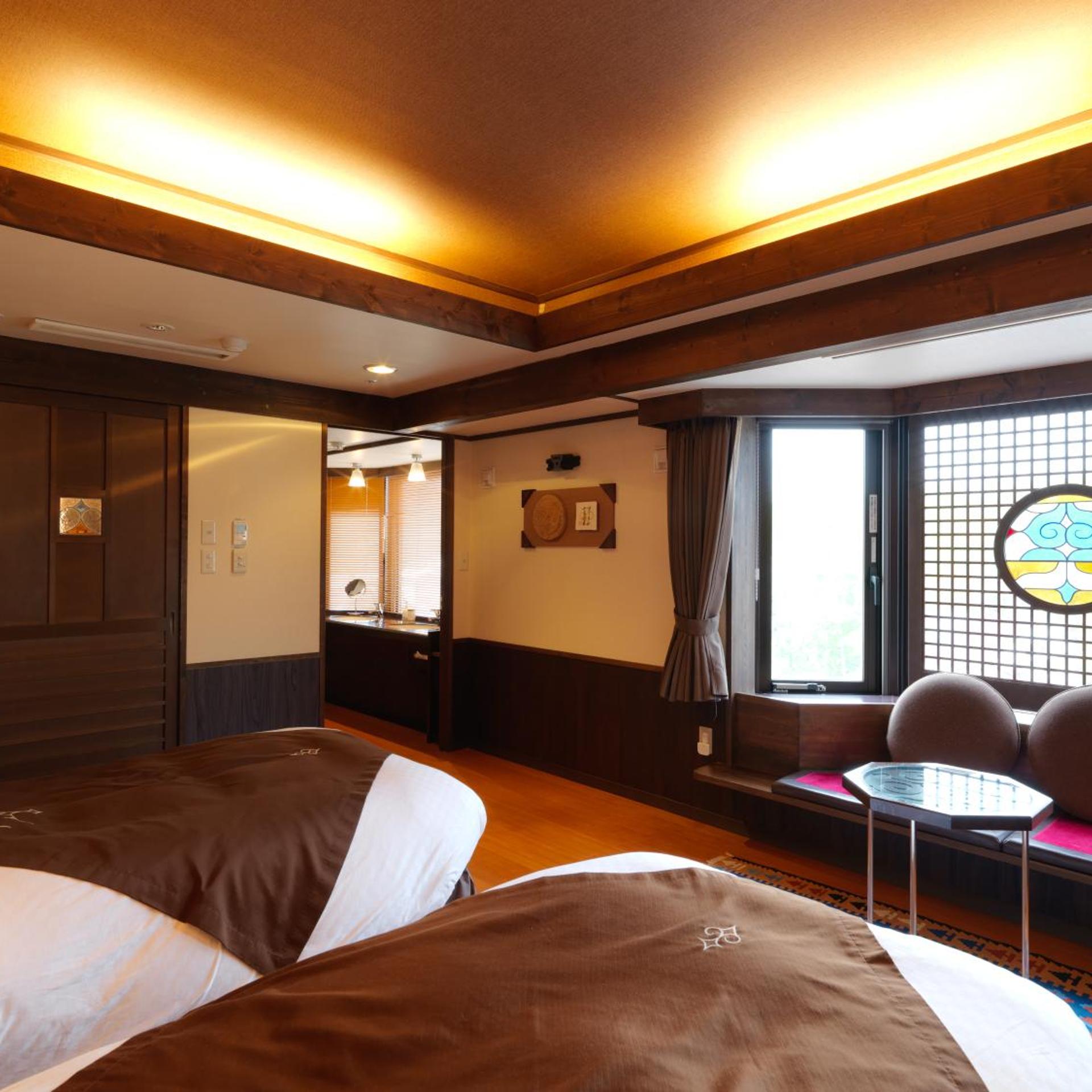 Style, Twin Beds