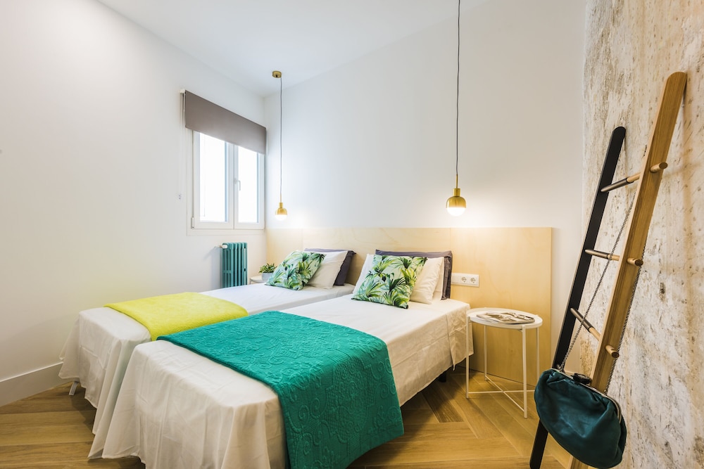 Be Mate Gran Via Suites 15/50