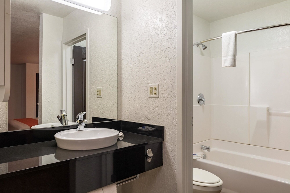 Motel6 Uvalde, TX 43/51