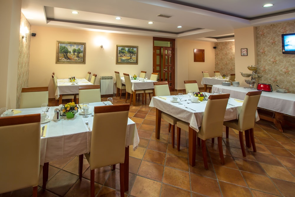 Cezar Hotel 21/27