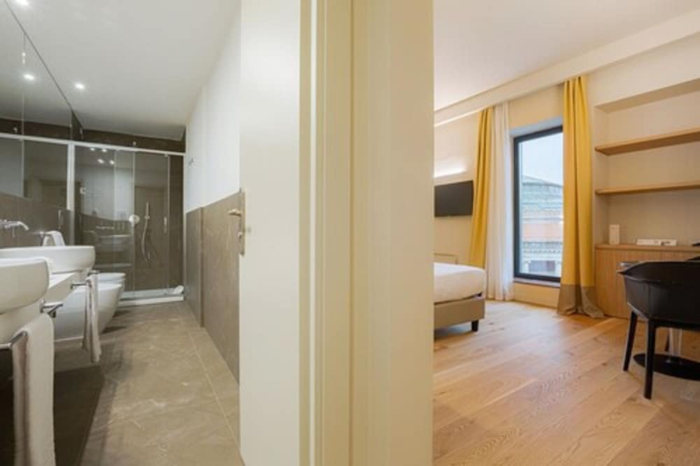 Hotel Politeama 28/69