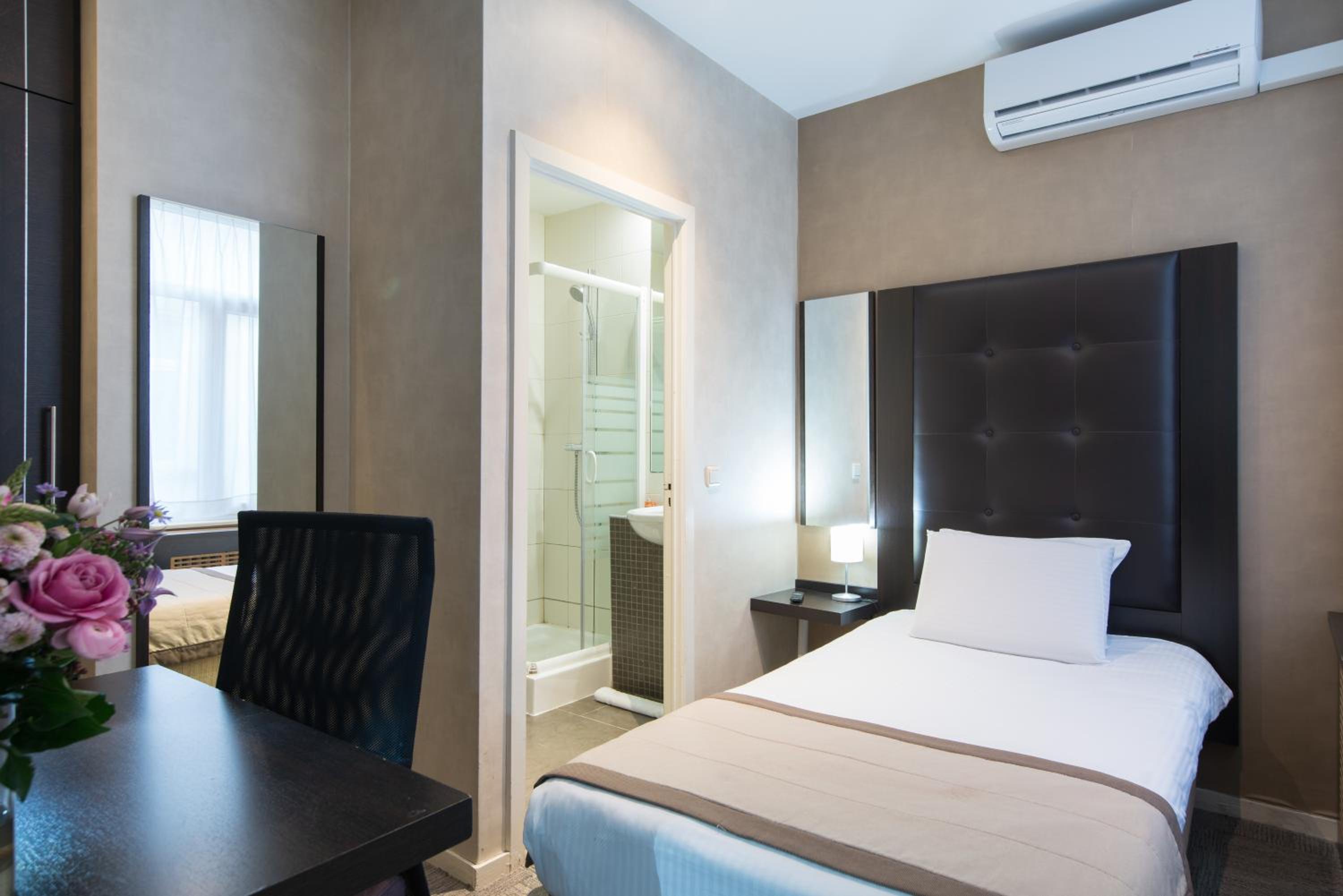 ROOM, SINGLE, SMALL