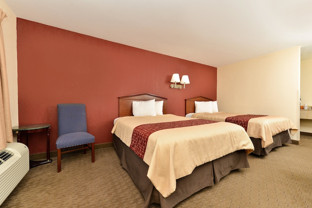Red Roof Inn Dalton 13/26