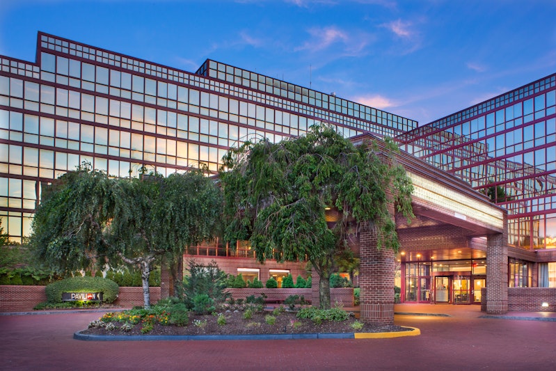 DoubleTree by Hilton New York LaGuardia Airport 1/54